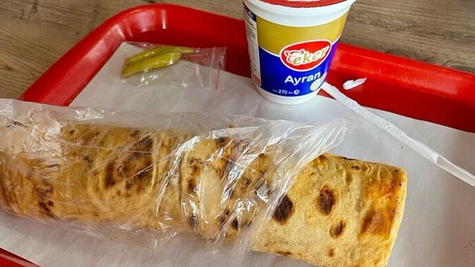 Sizce döner ayranla mı yenir kolayla mı?