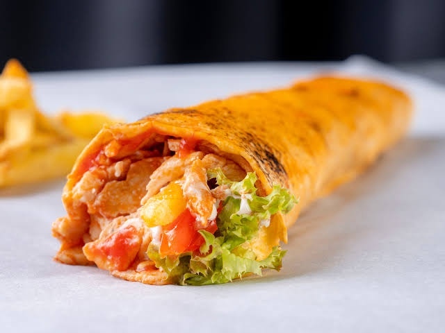 Sizce döner soslumu olur sossuz mu?
