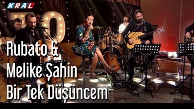 Geceye yakışacak, ruhu dinlendiren bir şarkı önerir misin?