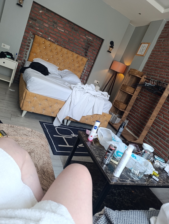 İstanbul yanıyor klima müzik otel alkol çok iyi giderdi bilim bakalım ne eksik?