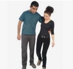 Yolda sevgiliniz / eşiniz bayılsa karşı cins bir birey yardımcı olabilir mi?