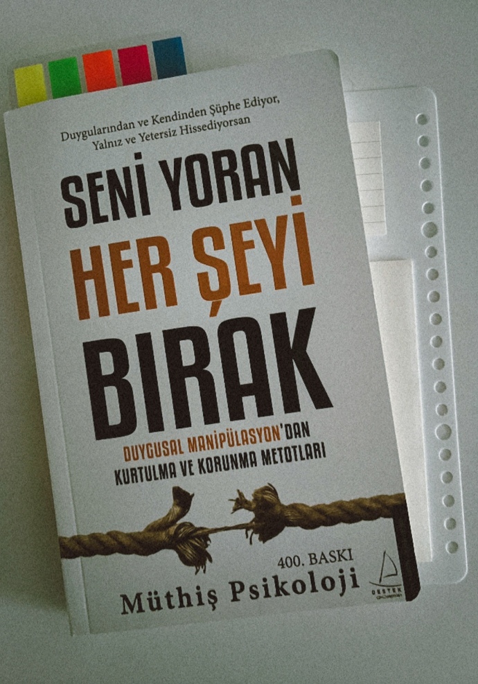 Kitaplığında göz bebeğin olan bir kitap var mı?
