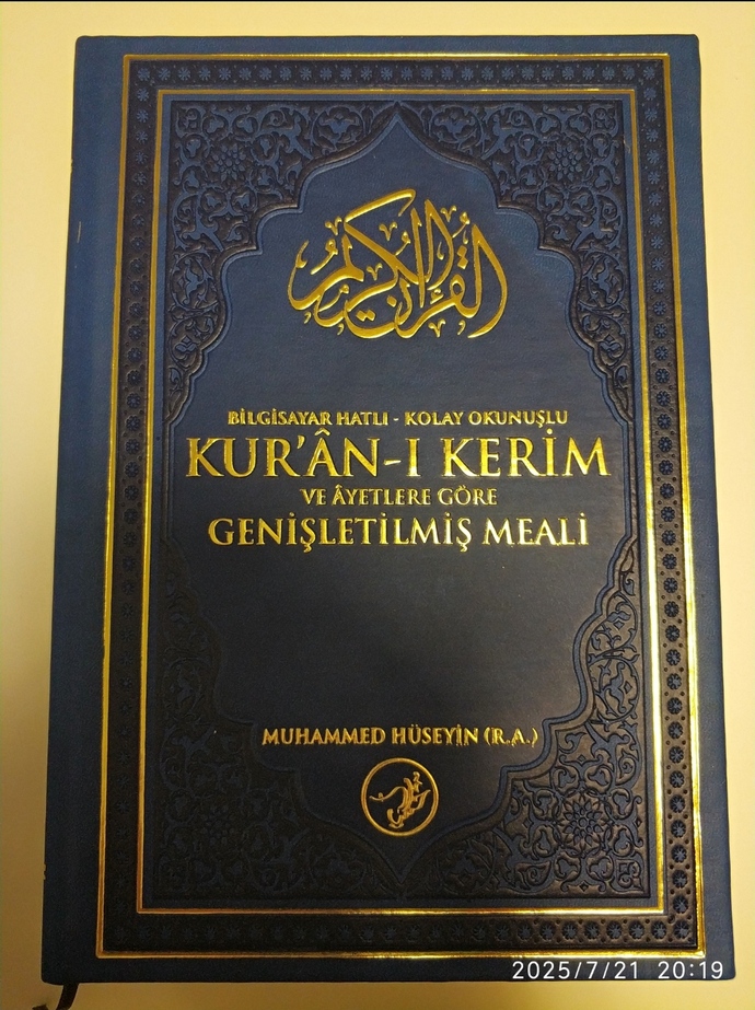 Kitaplığında göz bebeğin olan bir kitap var mı?