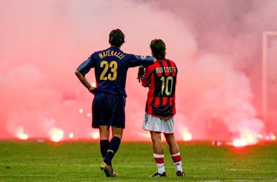 Eğer bir futbolcu olsaydınız, en ikonik futbol anlarından hangisi başınıza gelirdi söyleyim mi?