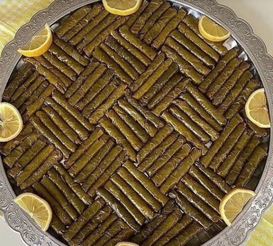 Yaprak sarmasını etli mi yoksa zeytinyağlı mı seversiniz?