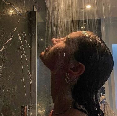Soğuk duş mu sıcak duş mu? Sağlığımız için hangisi daha faydalı?
