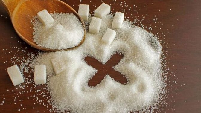🍬 Şeker tamamen kesilir mi? Yoksa “ölçülü tüketmek” mi daha mantıklı?