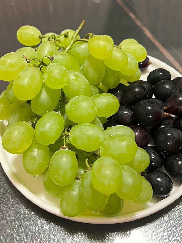 Üzüm olarak yeşil mi siyah mı yersin?
