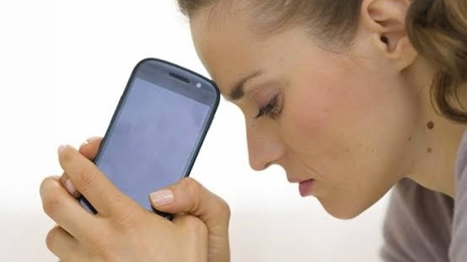 Aşkı yaşayıp izi kalması mı, yaşayamayıp içinde sızı kalması mı daha kötü?