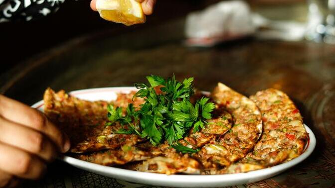 Bu sene Bodrum'da lahmacun 2500 TL! 💸 Zengin olsan yer miydin?