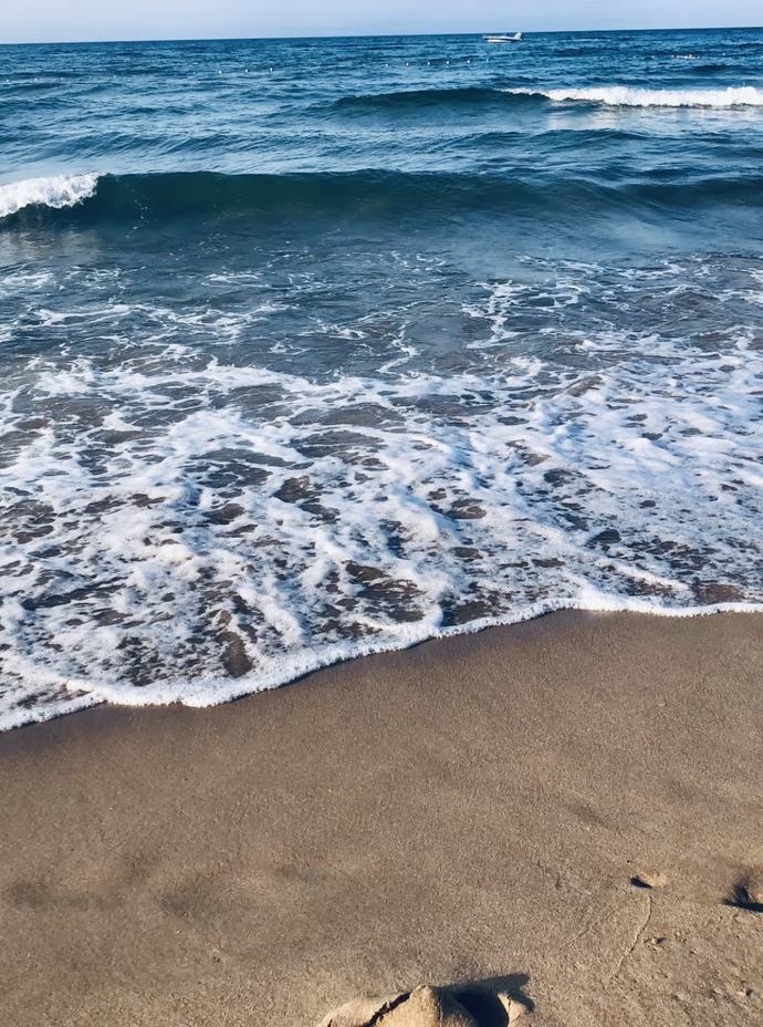 Denizi 🌊, yüzmeyi 🏊 sever misin? Peki ya sahilde yürümeyi?