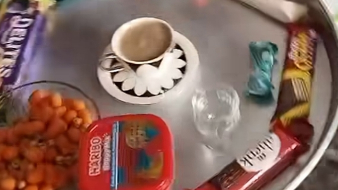 Günaydınlar sizler için kahve sunumu yaptım kahvaltı niyetine🤭🤭🤭bı maşallah alırım hiç eksik yok🤭🤭🤭?