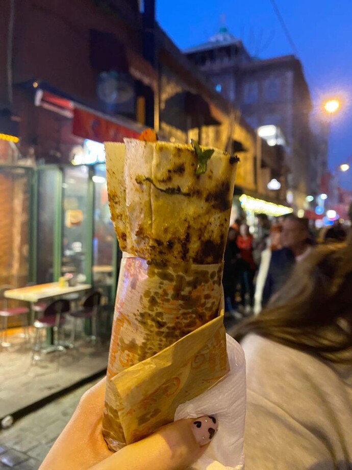 Gece acıkınca aklınıza ilk gelen yemek nedir?