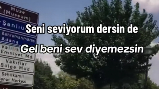 Sevdiğimizi söyleriz, peki birine beni sev diyebilir miyiz?