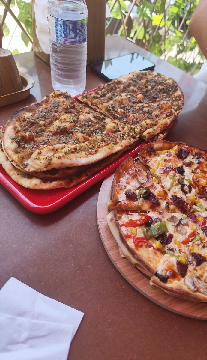 Lahmacun sever ve yer misiniz?