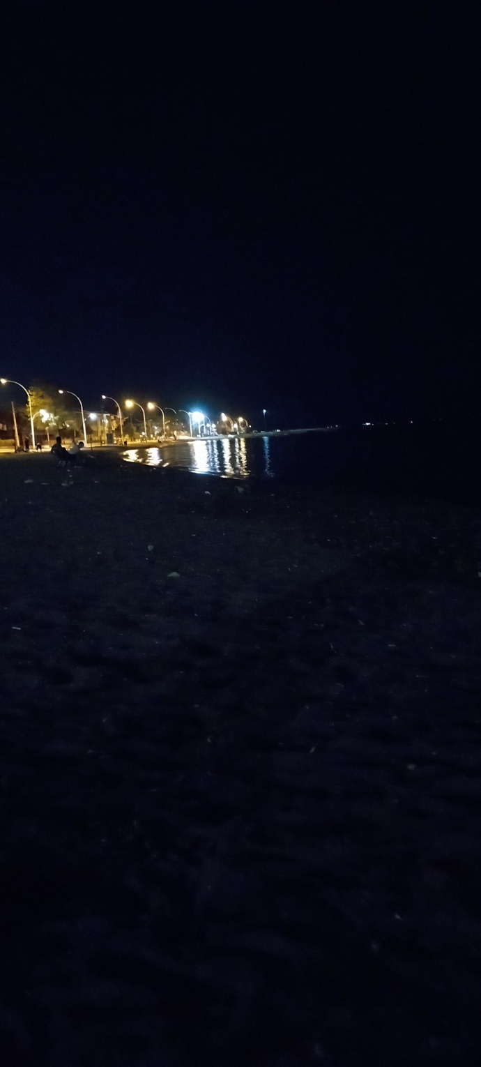 Gece yüzmekten korkar mısınız?