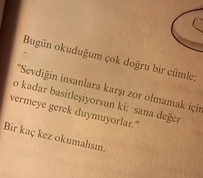 Birini çok sevdiğinizde sırf onu kaybetmemek için hiç olmadığınız karakterlere bürünür müsünüz?
