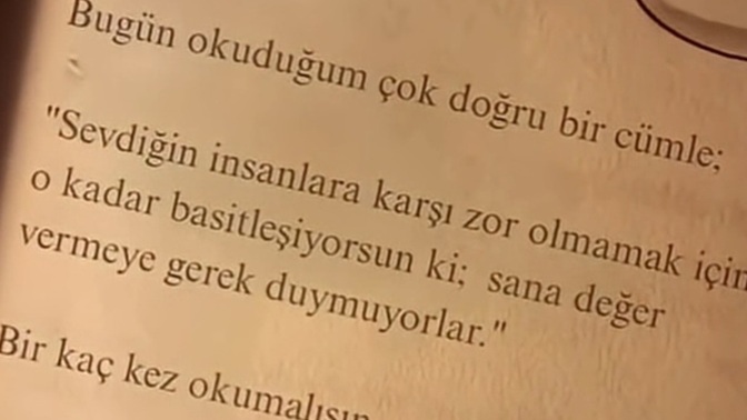 Birini çok sevdiğinizde sırf onu kaybetmemek için hiç olmadığınız karakterlere bürünür müsünüz?
