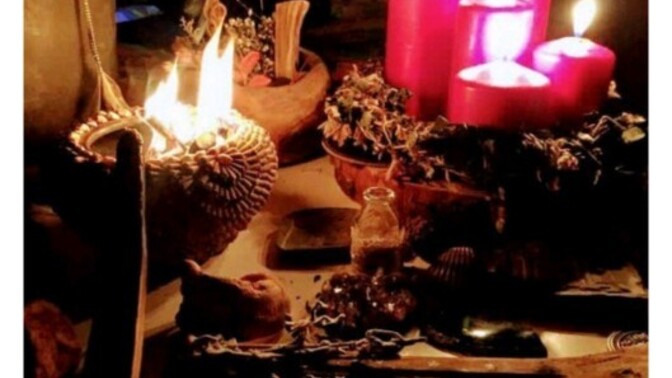 Evde yanan mumlar romantik bir ortam oluşturur mu?