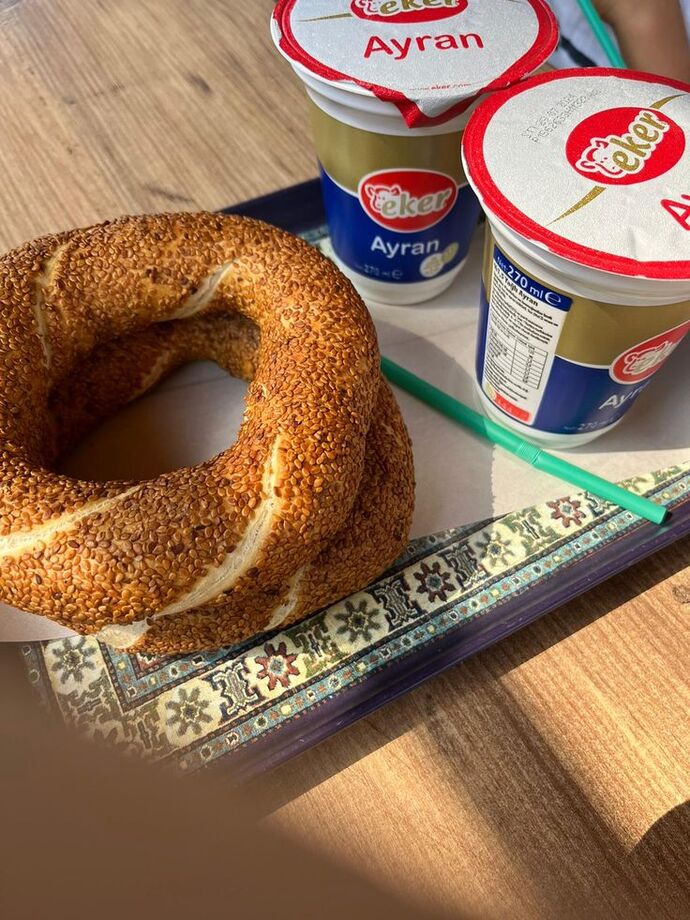 Simit ile ayran beraber yermisiniz icermisiniz?
