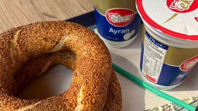 Simit ile ayran beraber yermisiniz icermisiniz?