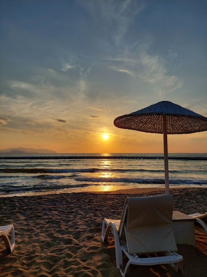 Şu an hangi mevsimde olmak isterdiniz ⛱️🌼🍁❄️?
