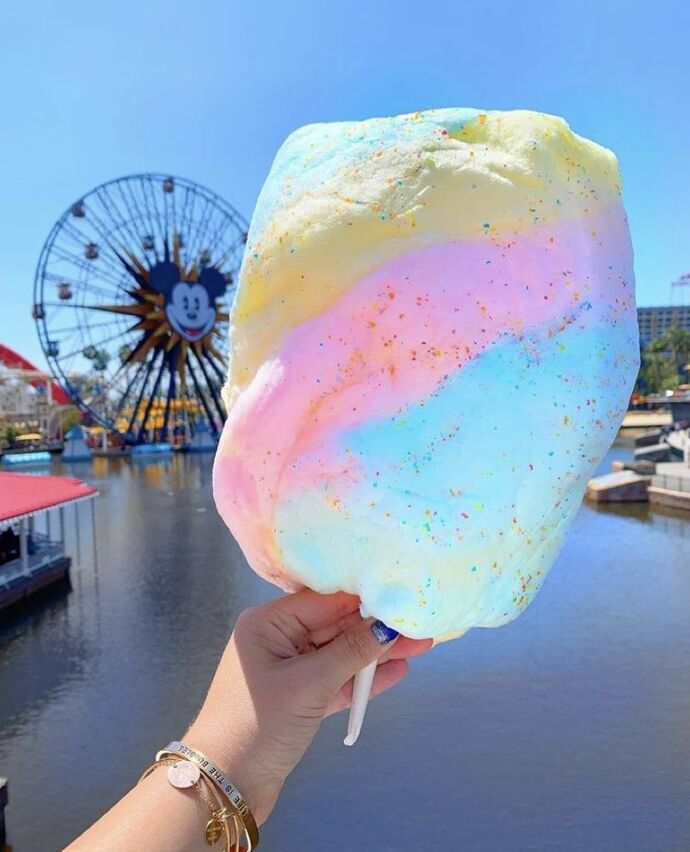 Size hangi pamuk şekeri ısmarlardım söyliyimmi 🍭🍬?