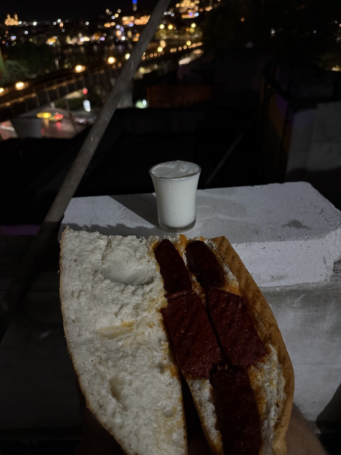 Biri size kaşarsız sucuğuma kaşar olur musun dese ne tepki verir siniz?