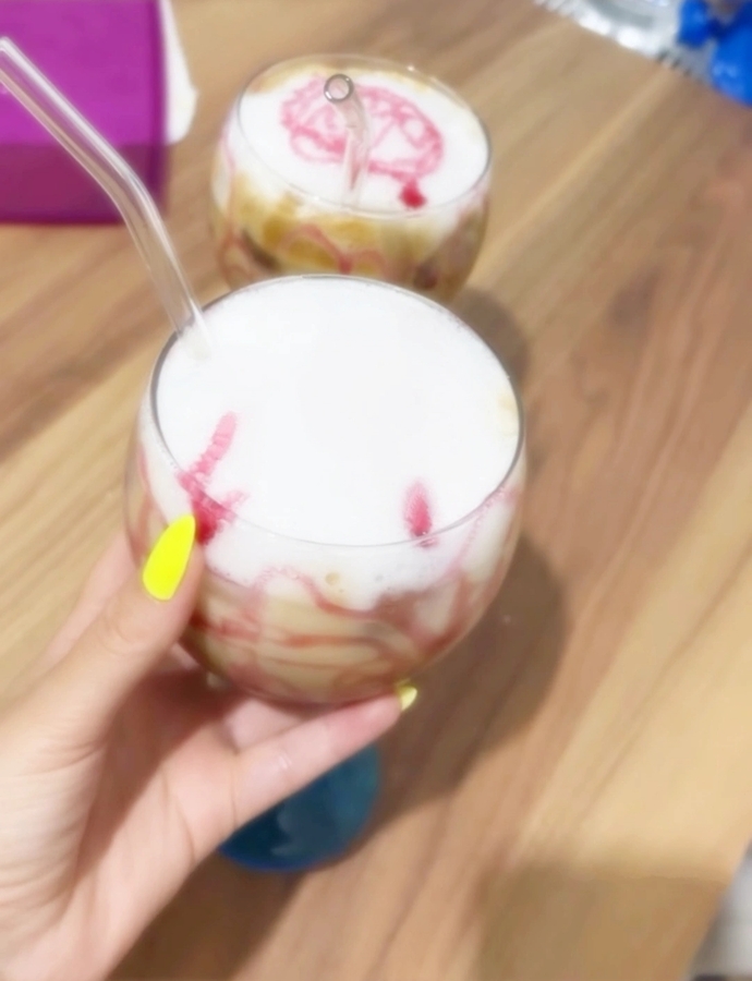 Az şekerli kahve tadı yumuşak olmalı