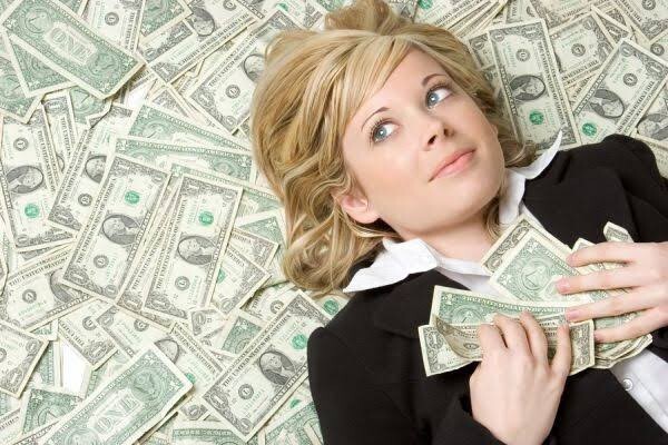 Şu an hesabına yanlışlıkla biran da 10.000 ₺ gelse ne yapardın?