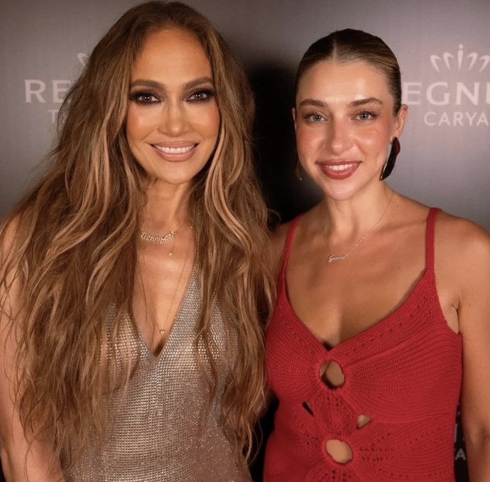 Jlo ile foto çekinmenin bedeli 100 bin TL imiş, siz çekinmek ister miydiniz?