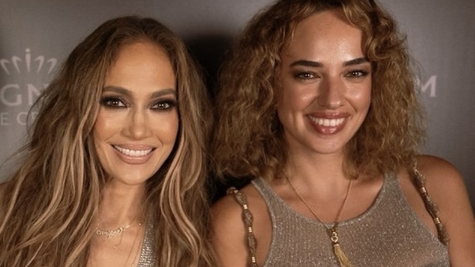 Jlo ile foto çekinmenin bedeli 100 bin TL imiş, siz çekinmek ister miydiniz?