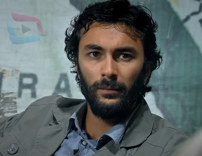 Saçlarınızın şekli doğal mı yoksa şekillendirici ürünler mi kullanmayı tercih ediyorsunuz?