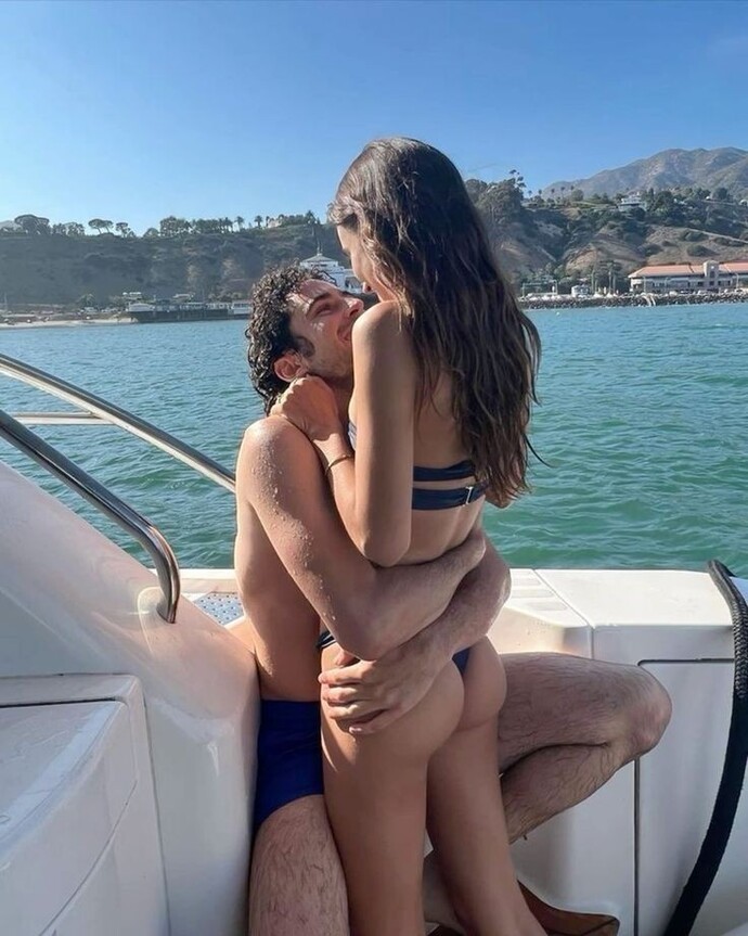 Sevgilinizi, sahildeyken kaslı vücudunu/bikinili halini kıskanır mısınız?