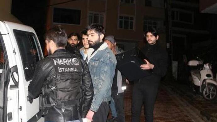 Dostunuz mu daha çok düşmanınız mi?