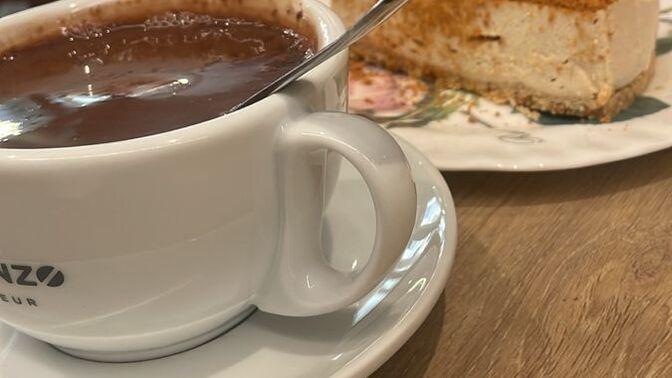 Kahve içmeyince baş ağrısı çekenler sizce gerçekten mi hasta oluyor yoksa psikolojik mi?