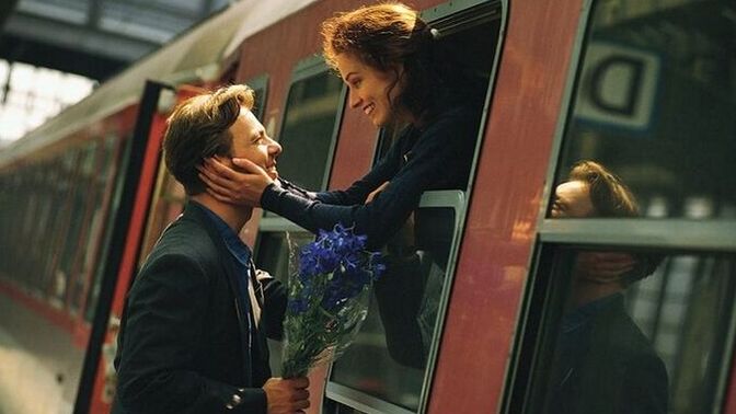 Aynı kişiye ikinci kez düşmek: romantik mi, delilik mi?