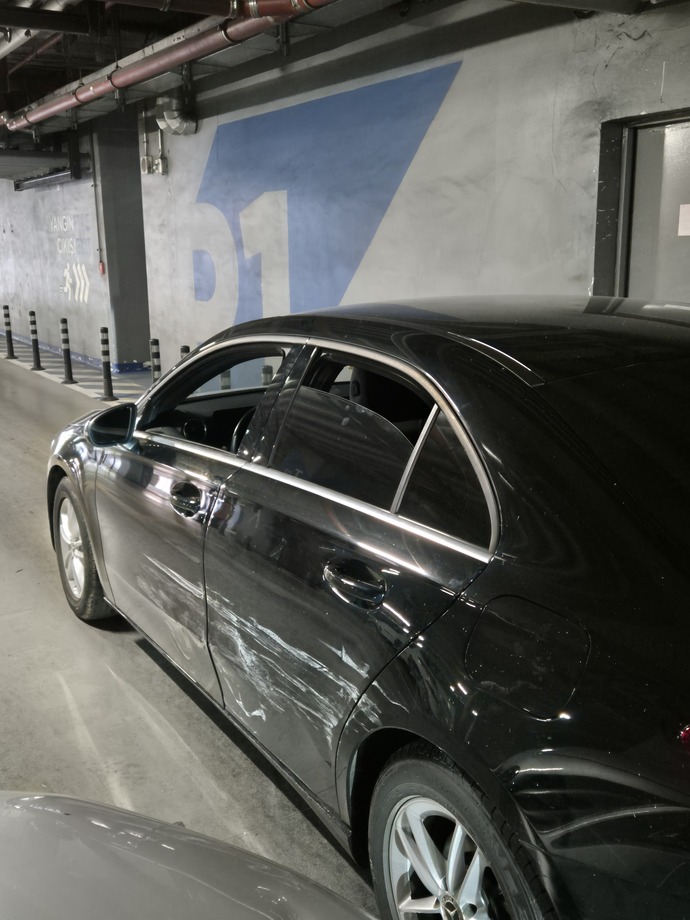 Merhaba kaza oldu araçta sizce kaç liralak masraf var mercedes ni araç?