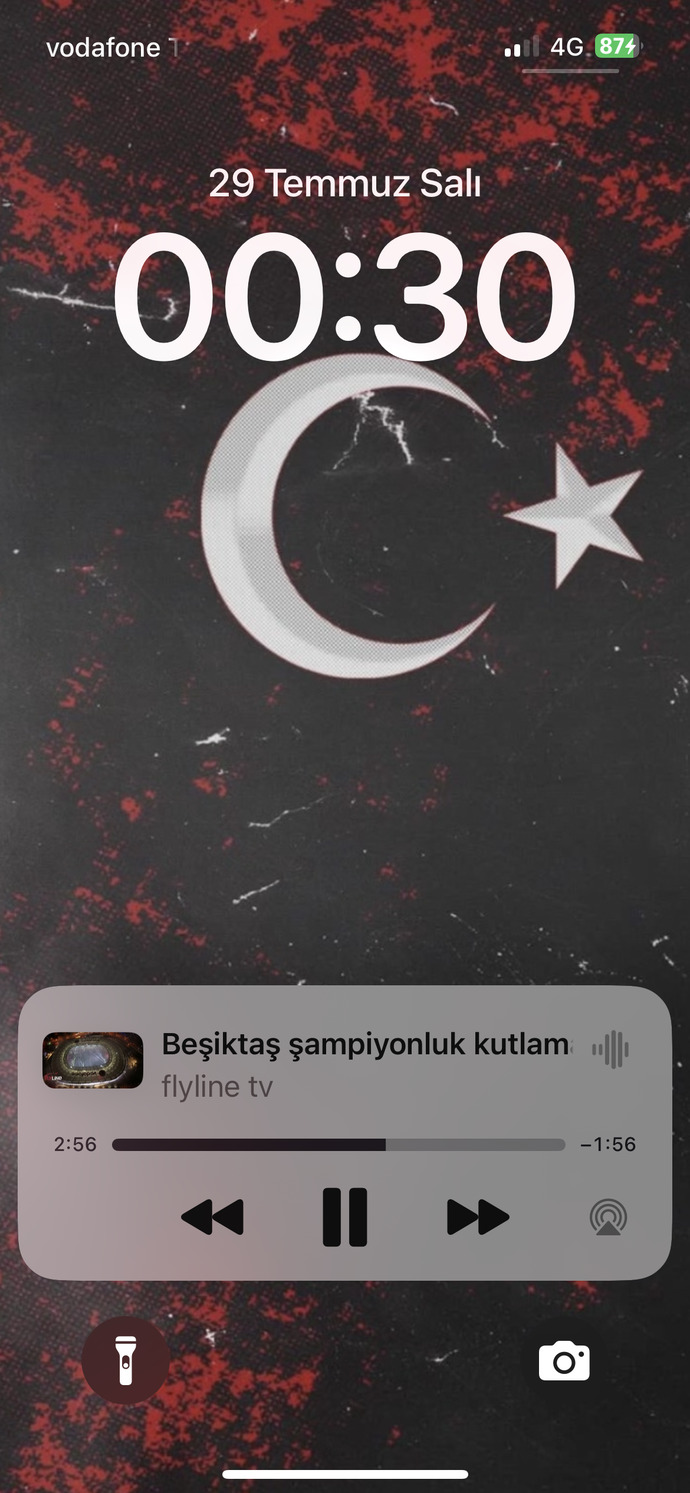 Kilit ekranınızın görüntüsü nasıl bizimle paylaşır mısınız?