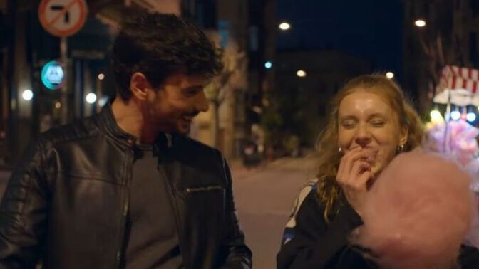 Pamuk şekeri seven, aşkta da çocuk gibi mi sever?