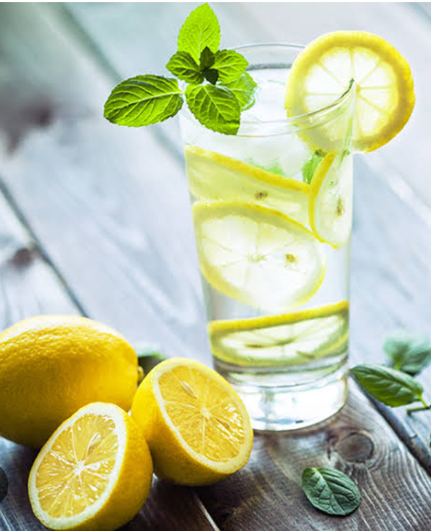 Limonlu su mu sade su mu tercih edersiniz?