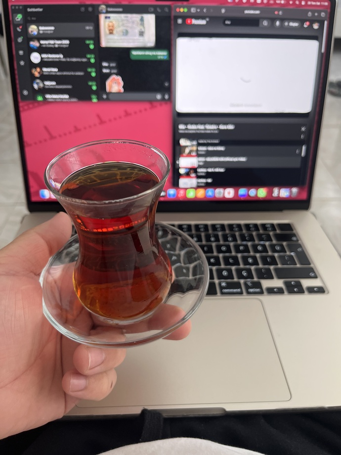 Çay dediğin hangi bardakla içilmeli?