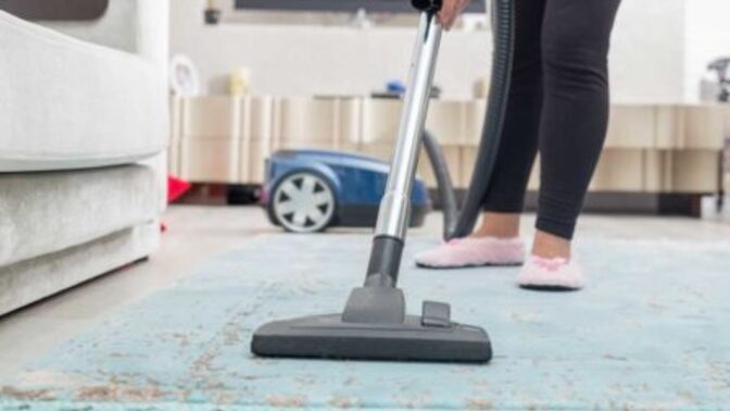 Süpürgeyle evi süpürürken hangisi seni en çok sinirlendiriyor?