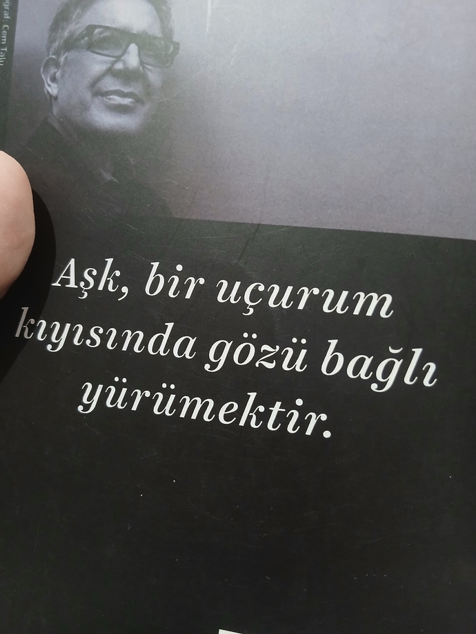 Aşk Güven mi ister yoksa cesaret mi? Uçurumun kıyısında gözümüz bağlı yürümeye değer mi sizce?))?