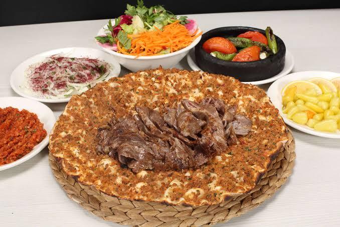 Lahmacun arası döner yiyebilir misin?