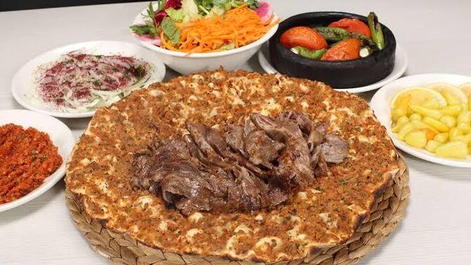 Lahmacun arası döner yiyebilir misin?