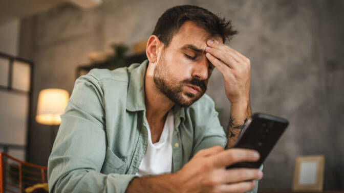 Çalınan telefonunun sinyalini takip etti, camları kırıp dükkana girdi! Ne düşünüyorsunuz?