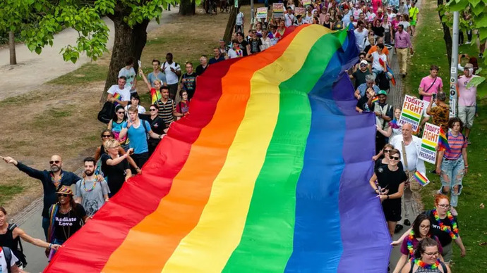 LGBTye karşı mısınız (ben karşıyım ya siz)?