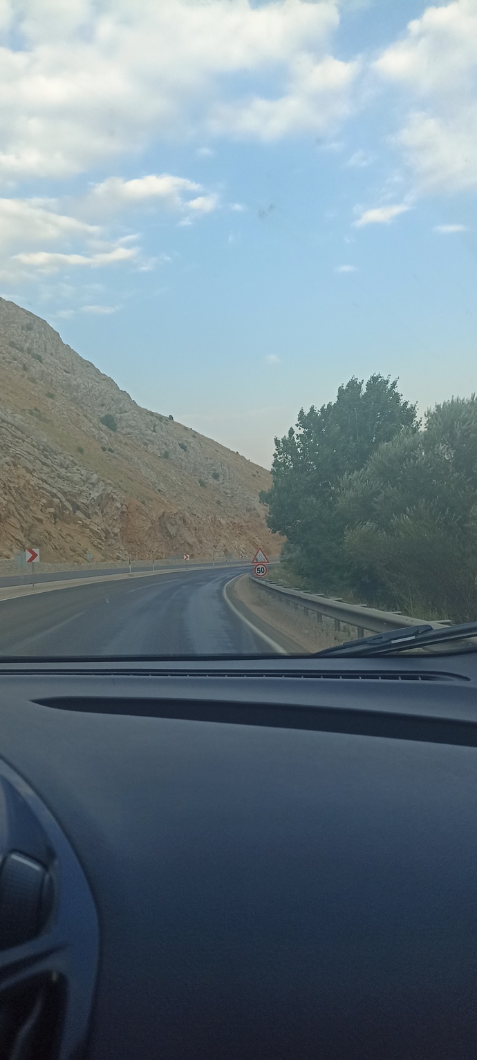 Ey ölümlüler ne yapıyorsunuz, şimdi sizinle beraber olsaydım sizinle ne yapıyor olurdum?