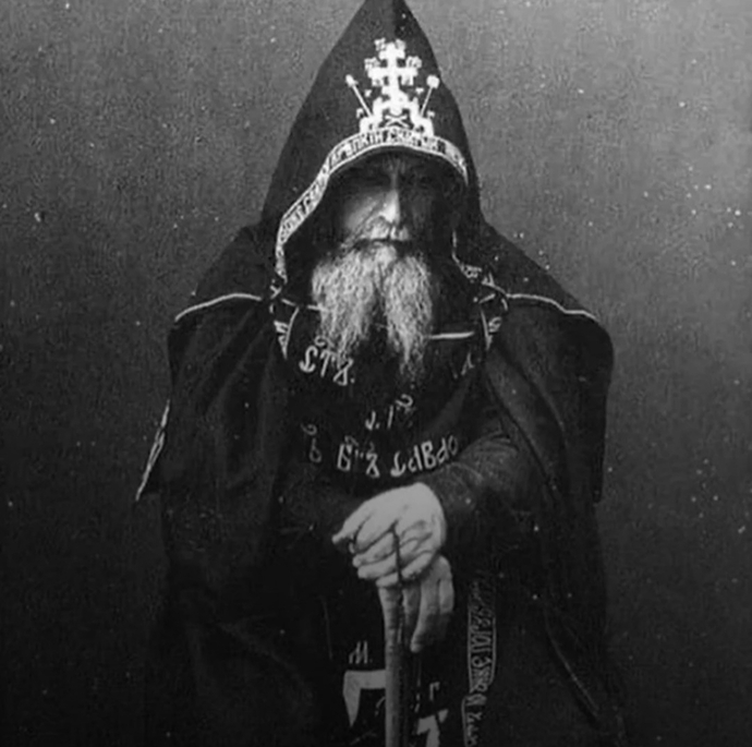 82 yıl hiç kadın görmeden yaşayan adam-(Mihailo tolotos) siz kadın görmeden yaşayabilir misiniz?